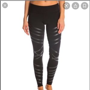 ALO yoga black lineal leggings xs